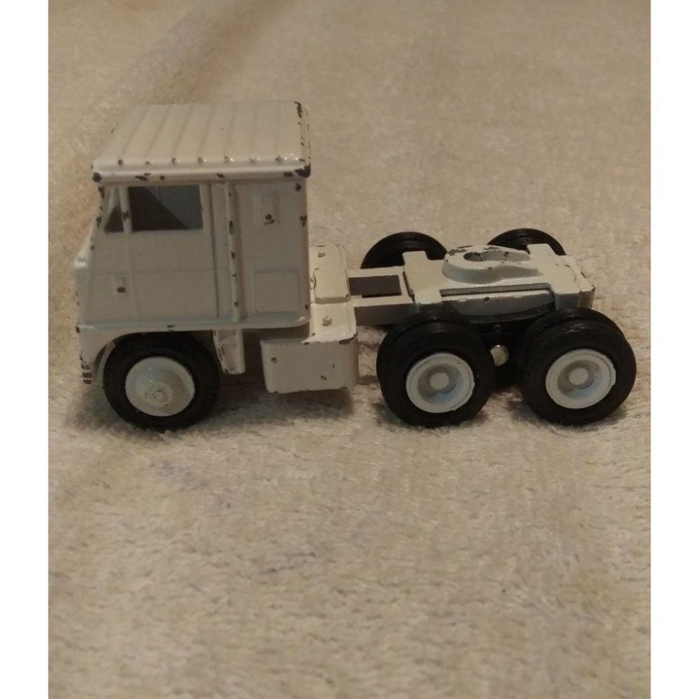 1972 Winross 7000 White Tractor Semi Truck only. This is 49 years old, has scuff